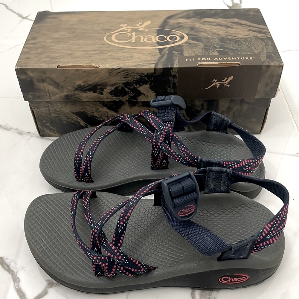 Chacos ZCLOUDX in action blue size 6. Gently worn